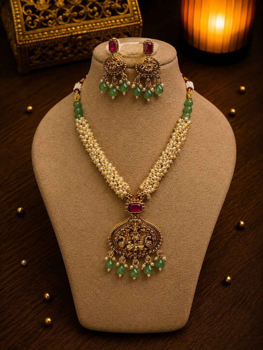 Pearl Necklace With Lakshmi Pendant Green